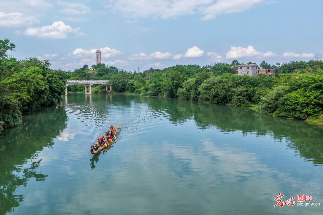 Ecological restoration enhances river landscape in C China's Hunan