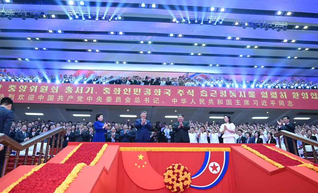 Xi watches artistic performance in Pyongyang during state visit to DPRK