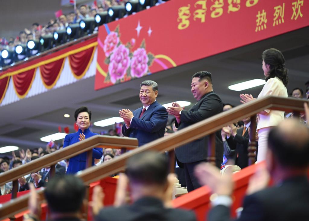 Xi watches artistic performance in Pyongyang during state visit to DPRK