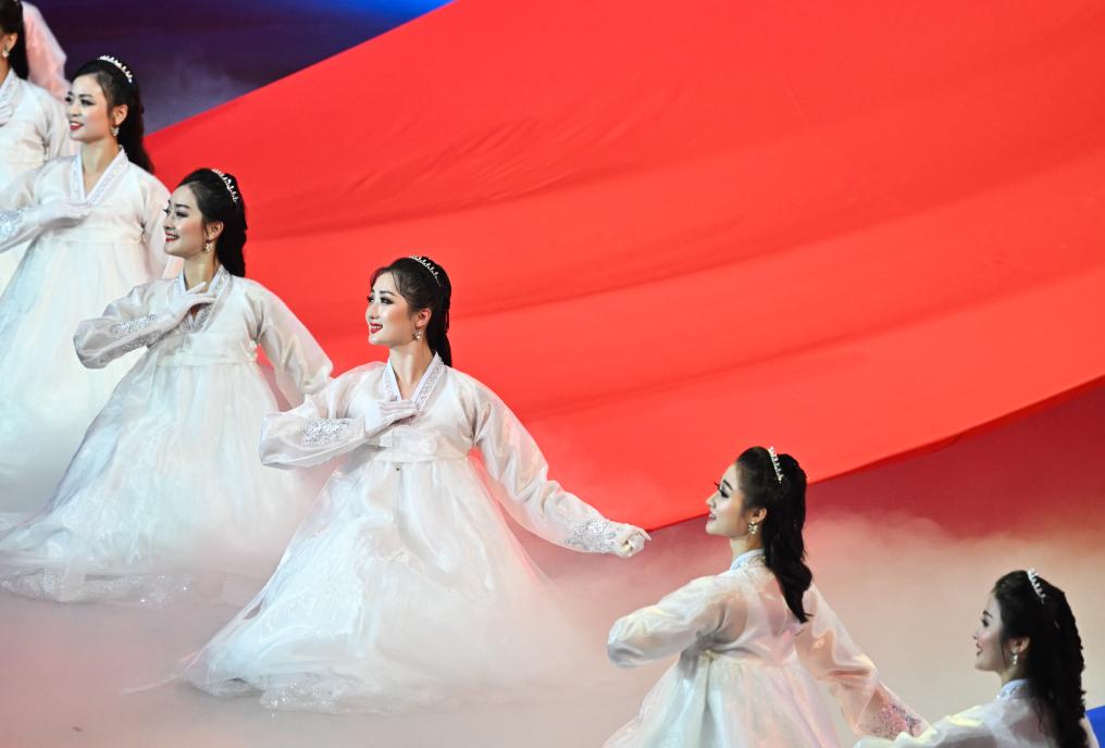 Xi watches artistic performance in Pyongyang during state visit to DPRK