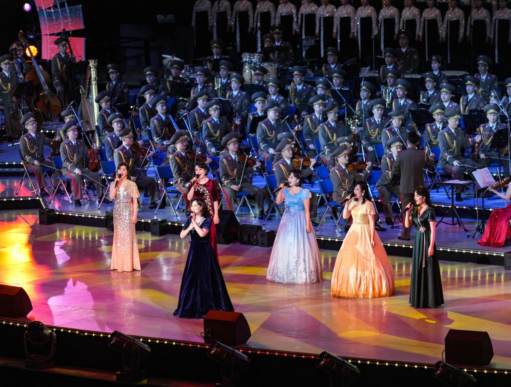Xi watches artistic performance in Pyongyang during state visit to DPRK