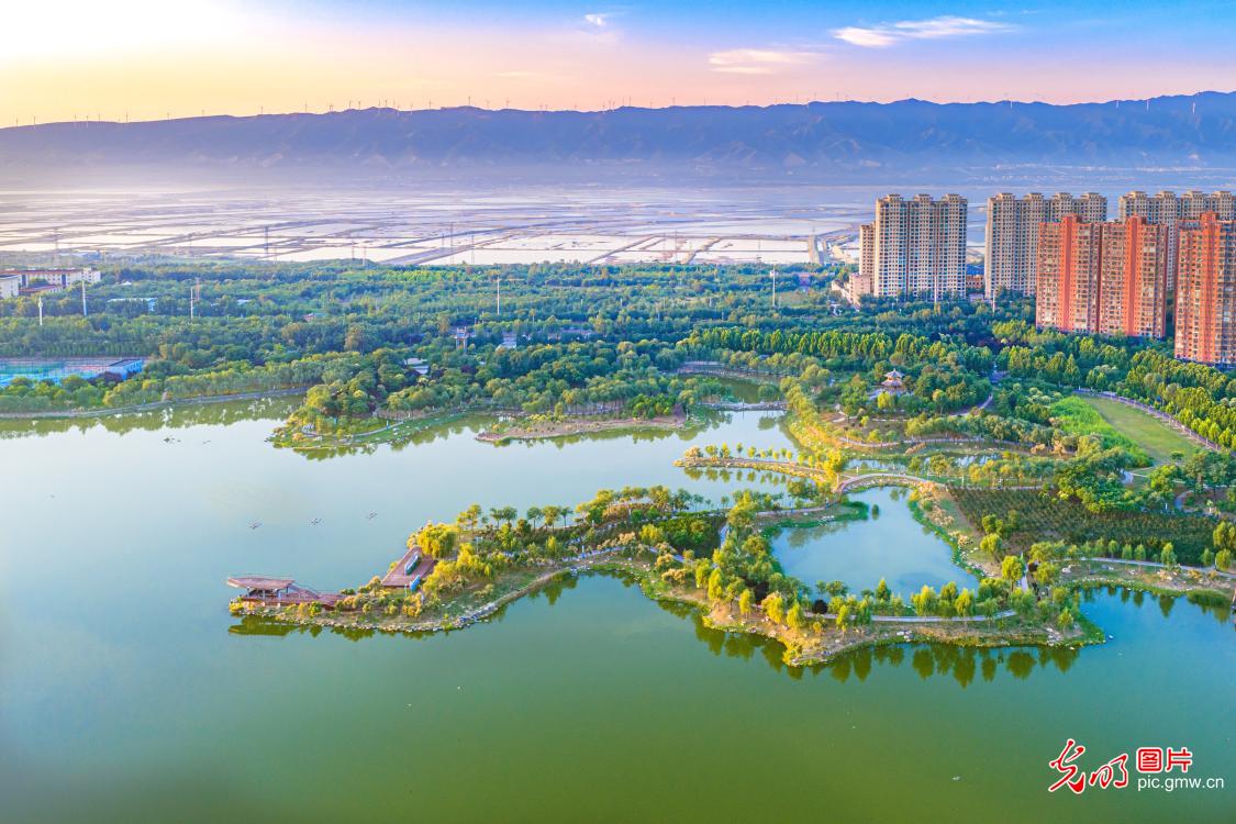Lakeside ecological scenery in Yuncheng