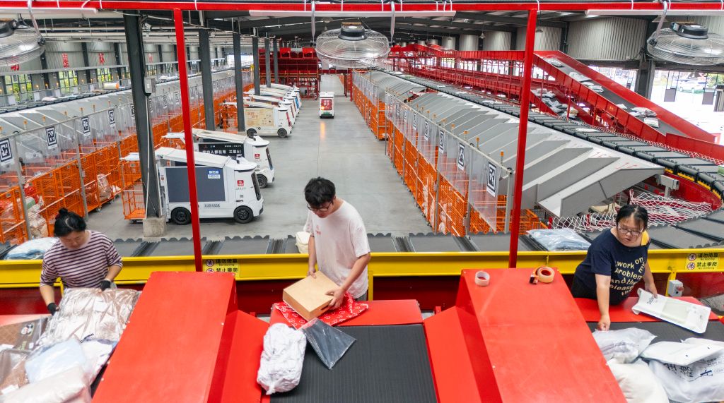China's e-commerce, logistics companies prepare for annual online shopping festival