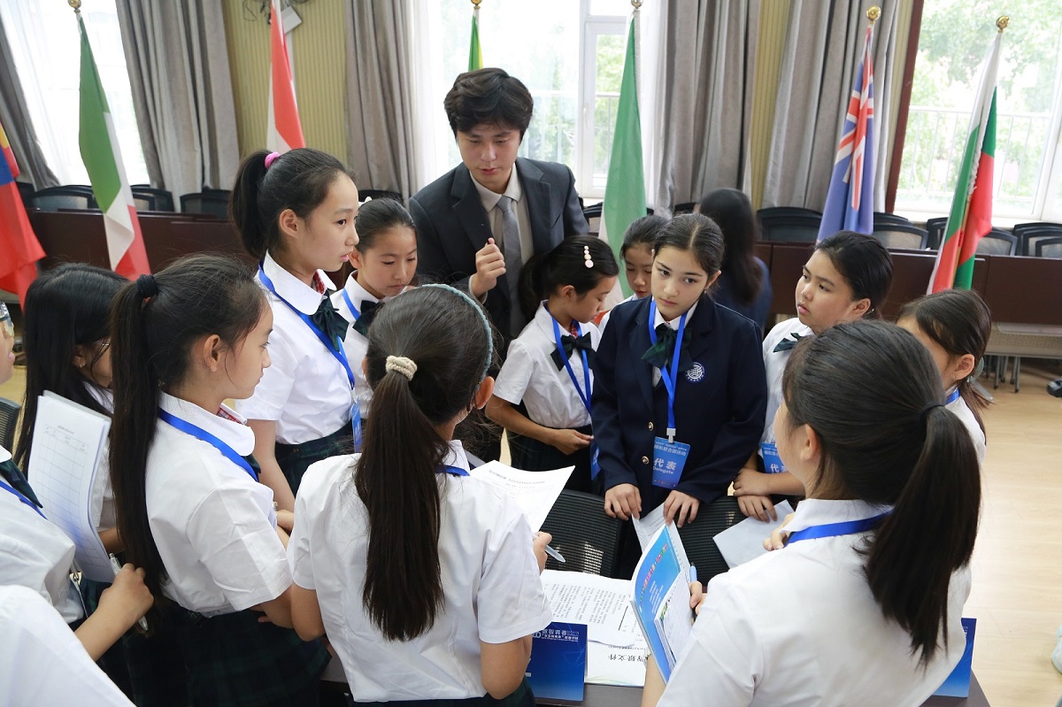 Young delegates share global governance ideas at Model UN conference