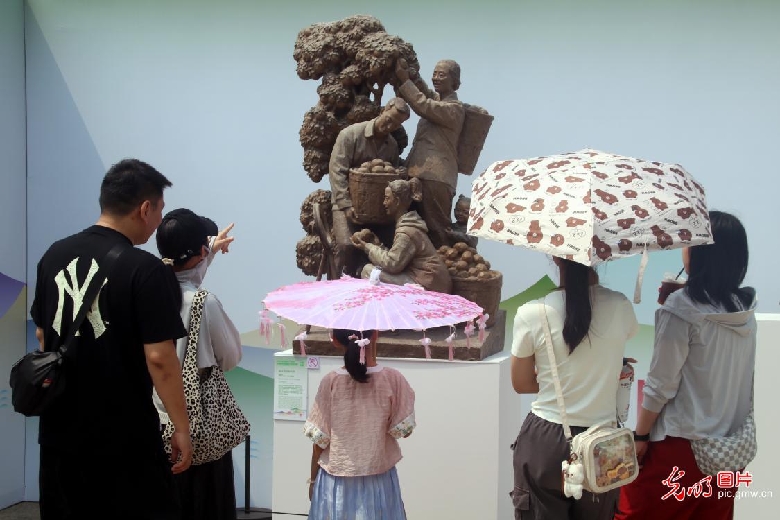 Sculpture biennial opens in Suzhou, E China's Jiangsu