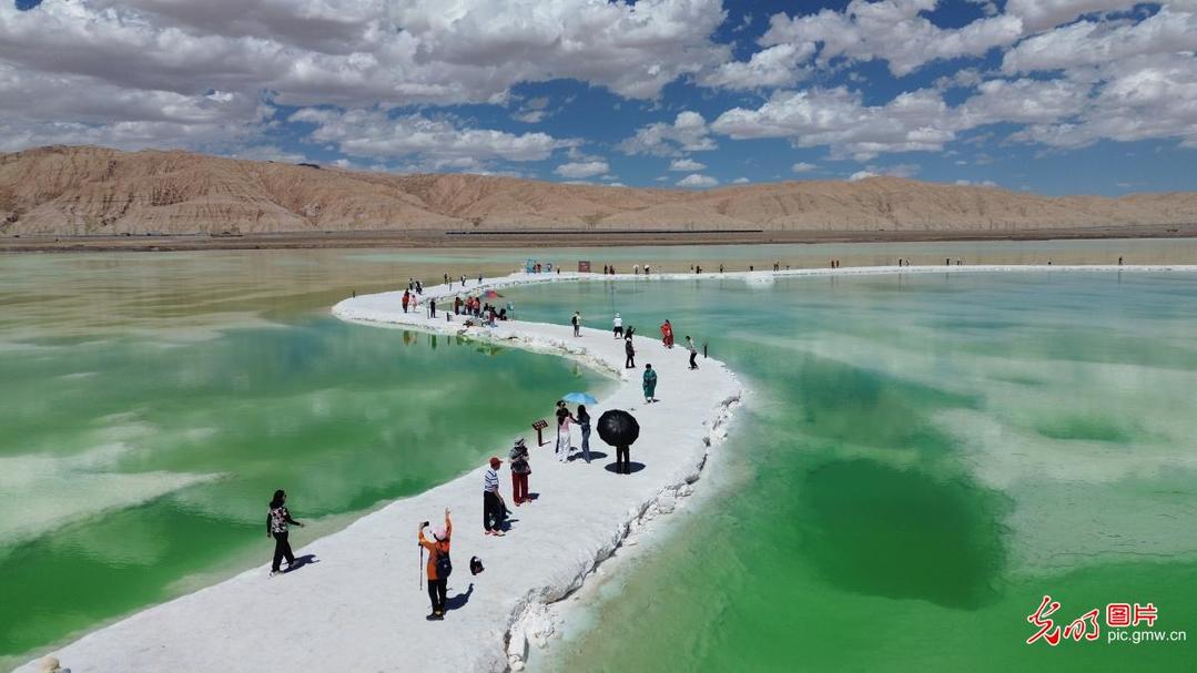 Emerald Lake welcomes visitors in NW China's Qinghai Emerald Lake welcomes visitors in NW China's Qinghai