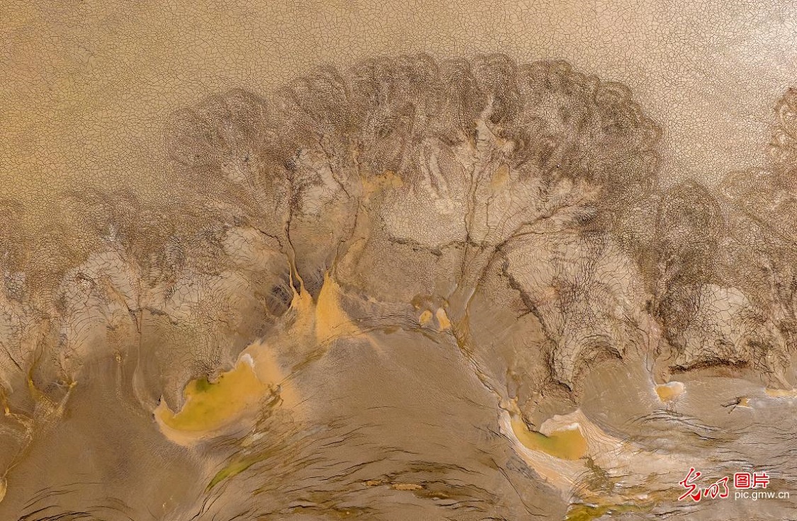 Nature creates stunning sand paintings on Yellow Riverbed