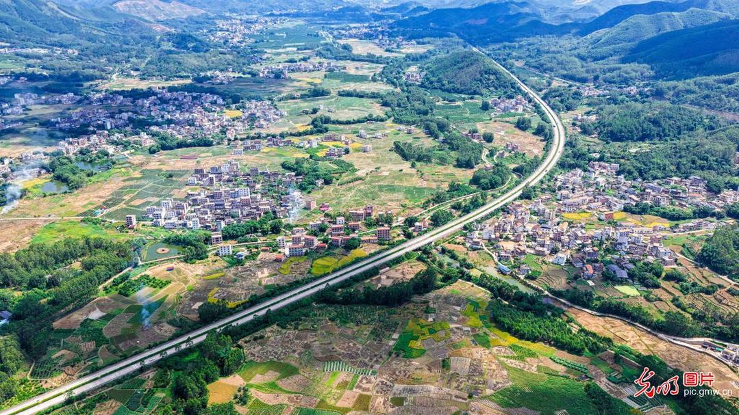 Village scenery blends nature with rural vitality in S China's Guangxi