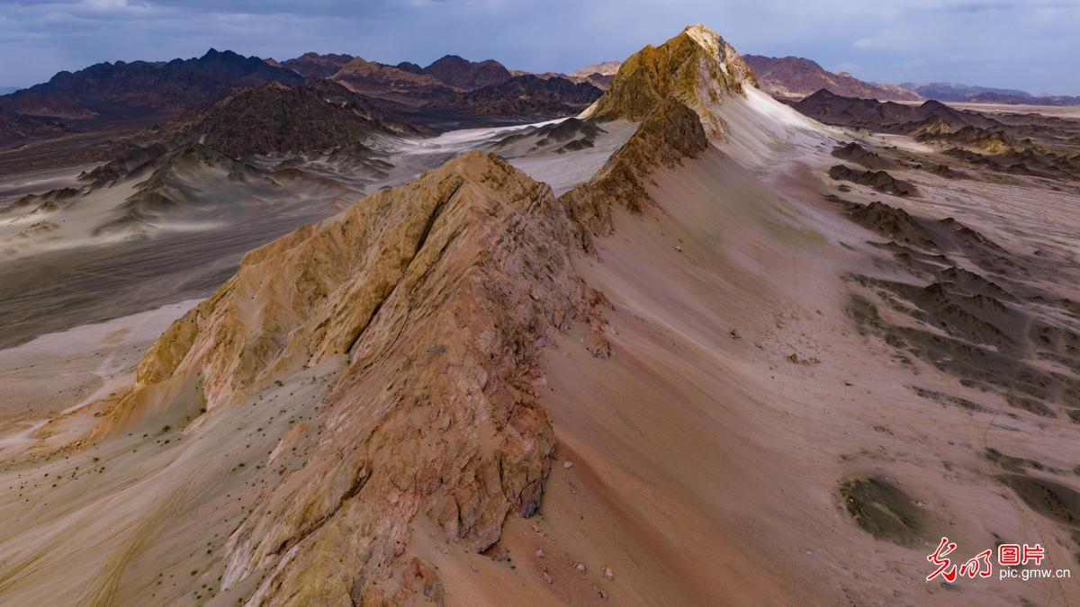 Heidushan's ink-wash landscape draws visitors in NW China's Qinghai Heidushan's ink-wash landscape draws visitors in NW China's Qinghai
