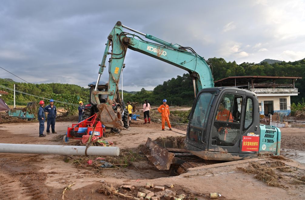 Rescue, relief efforts underway in typhoon-hit China's Guangxi