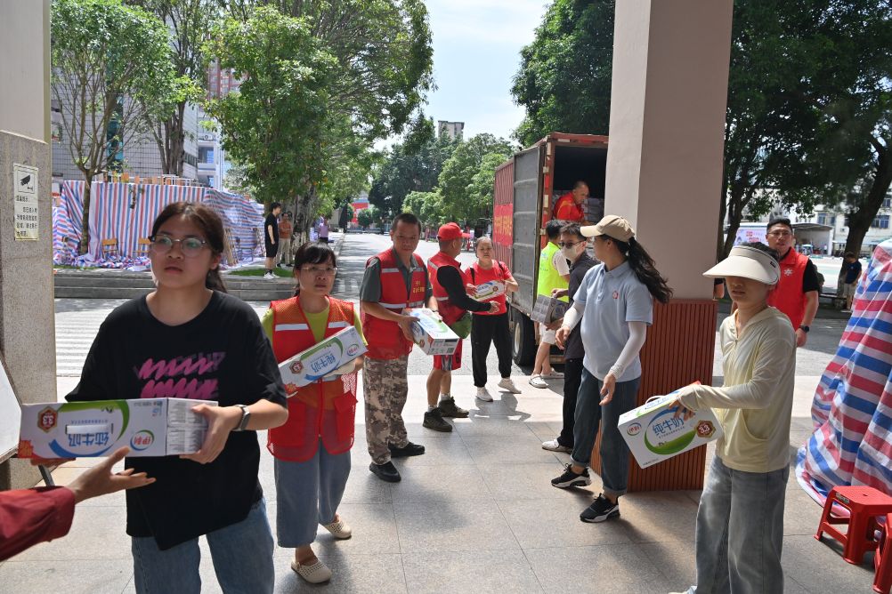Rescue, relief efforts underway in typhoon-hit China's Guangxi