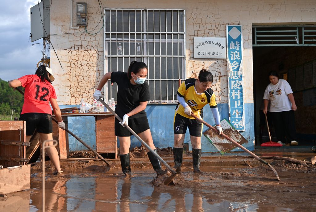 Rescue, relief efforts underway in typhoon-hit China's Guangxi