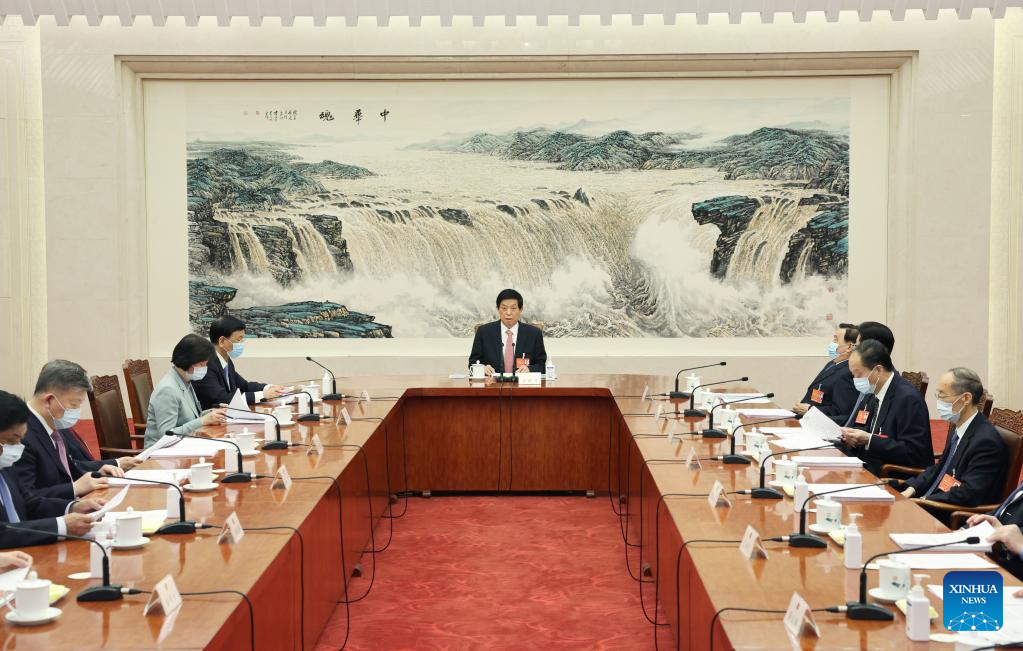 Presidium of China's annual legislative session holds 2nd meeting