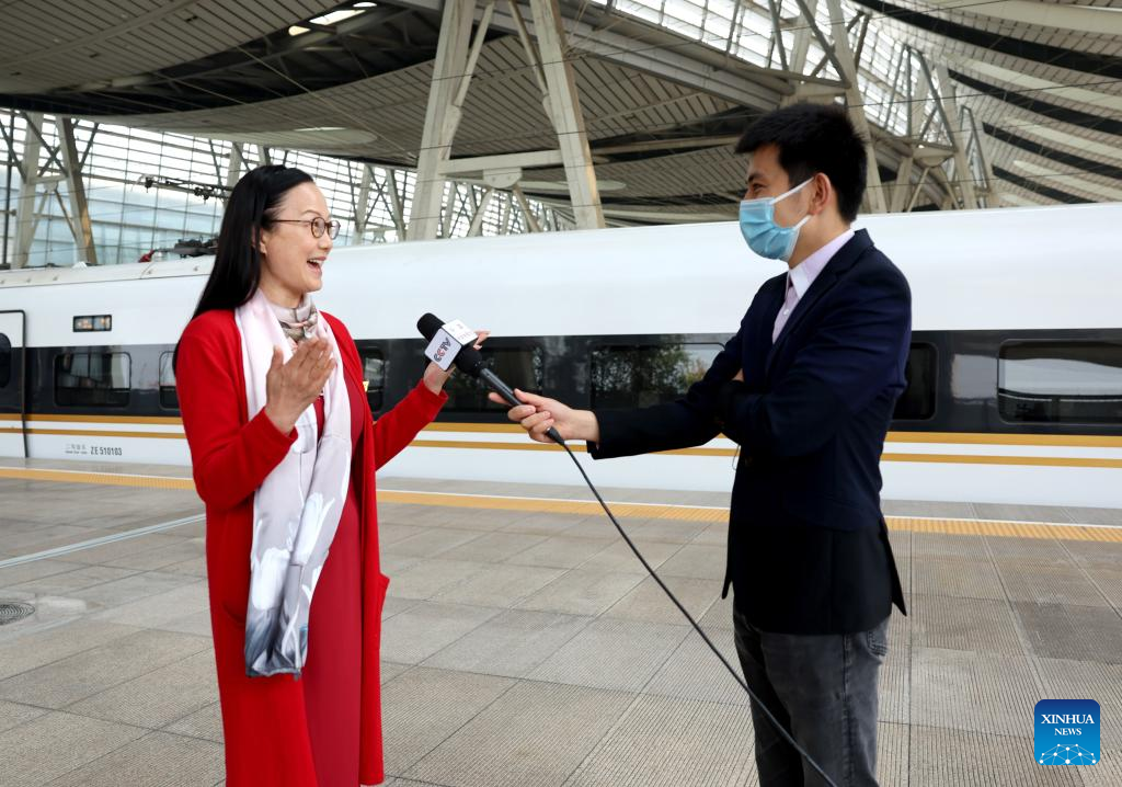 Delegates to CPC national congress arrive in Beijing