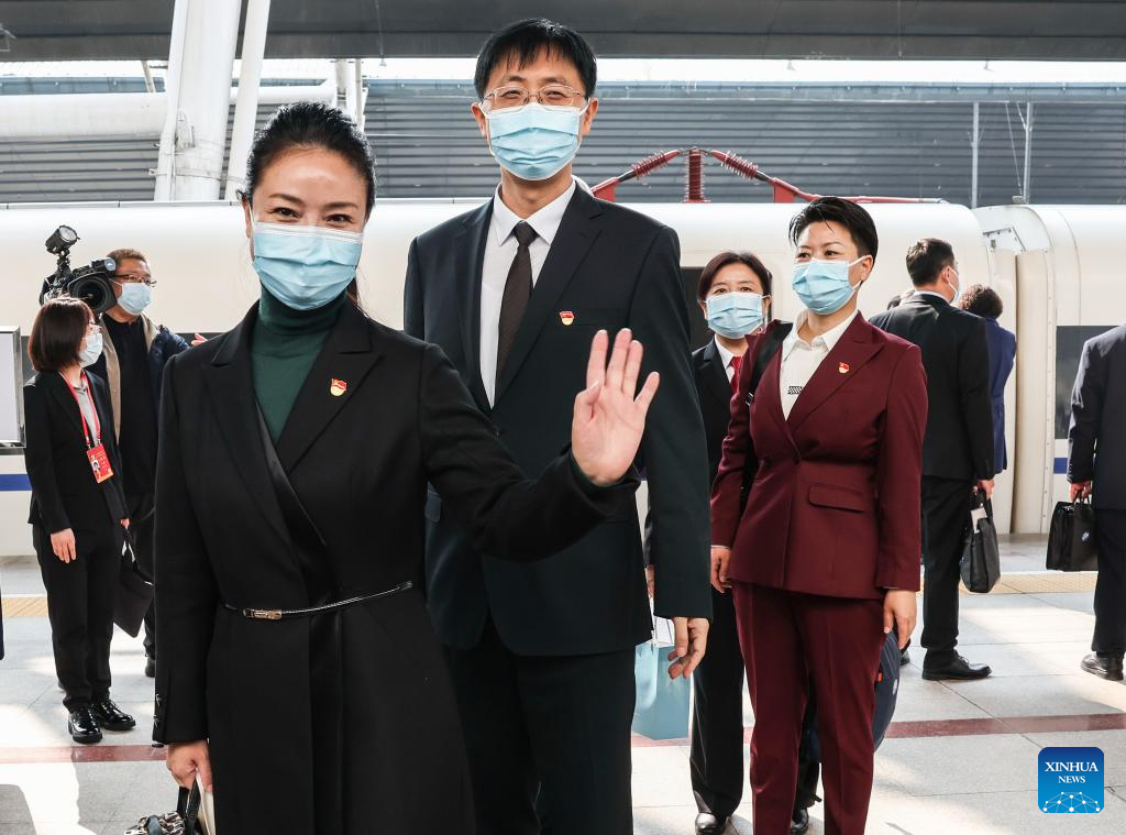 Delegates to CPC national congress arrive in Beijing