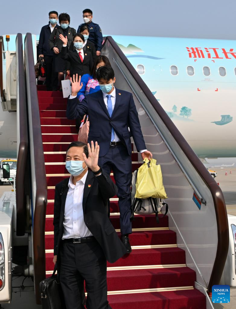 Delegates to CPC national congress arrive in Beijing