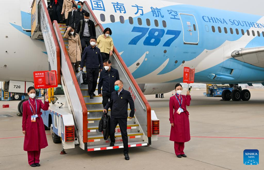 (CPC Congress) Delegates to CPC national congress arriving in Beijing