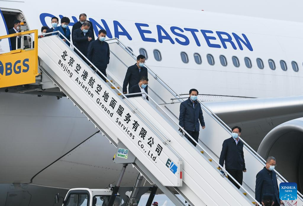 (CPC Congress) Delegates to CPC national congress arriving in Beijing