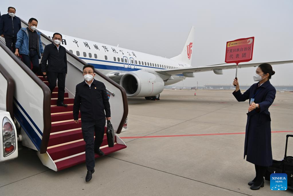 (CPC Congress) Delegates to CPC national congress arriving in Beijing