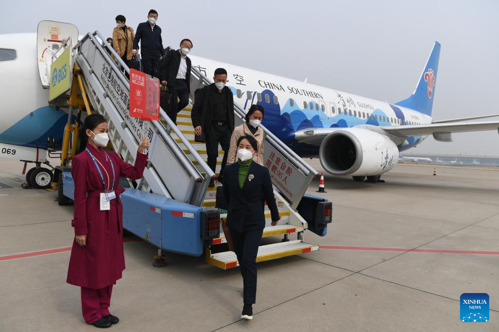 (CPC Congress) Delegates to CPC national congress arriving in Beijing