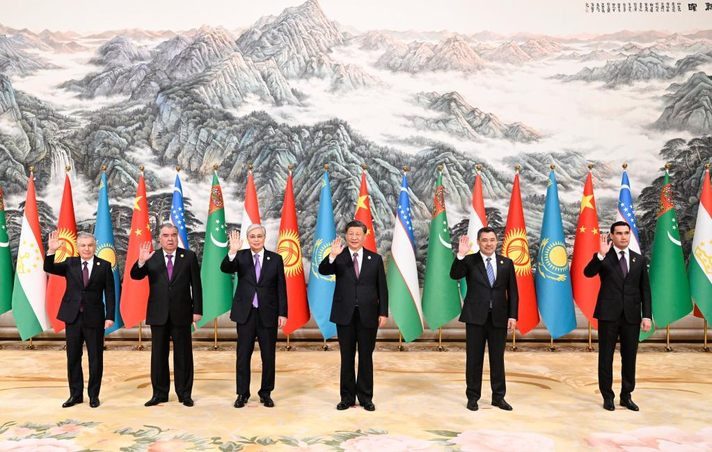 Xi Focus: Xi chairs milestone summit, hails new era of China-Central Asia ties