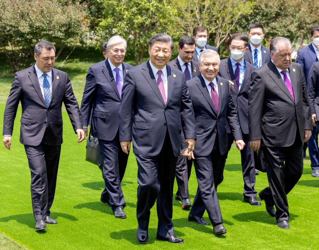 Xi Focus: Xi chairs milestone summit, hails new era of China-Central Asia ties