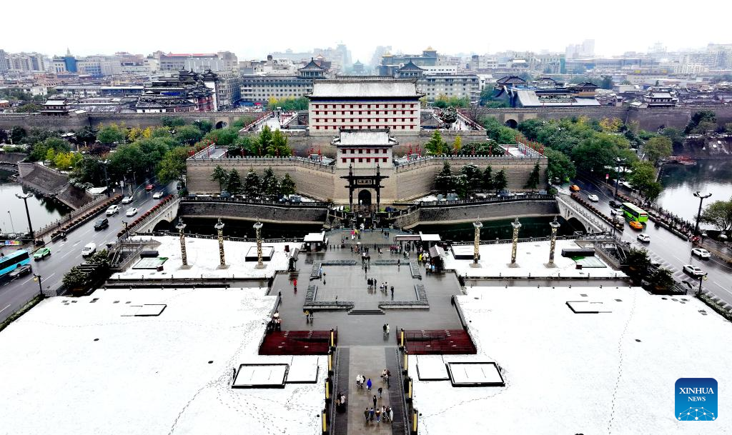 City view of snow-covered Xi'an, NW China