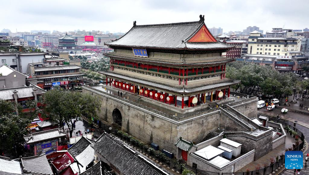 City view of snow-covered Xi'an, NW China