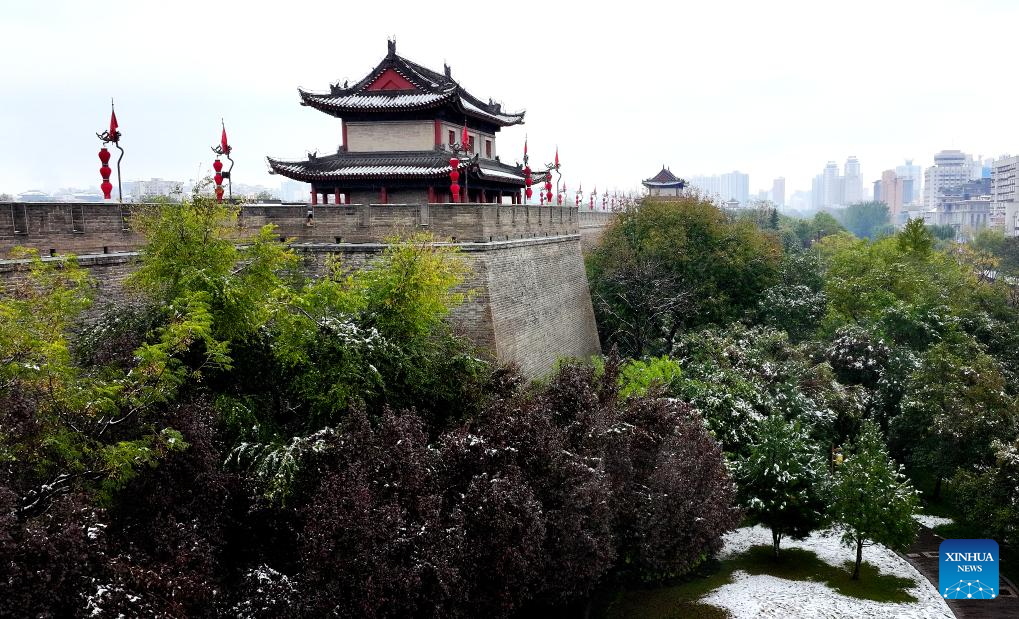 City view of snow-covered Xi'an, NW China