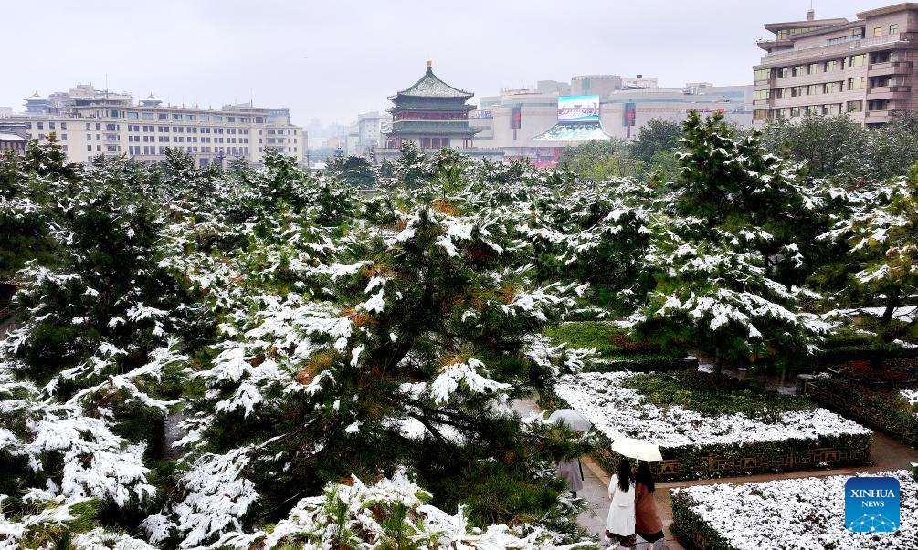City view of snow-covered Xi'an, NW China