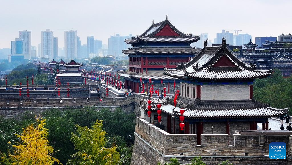 City view of snow-covered Xi'an, NW China