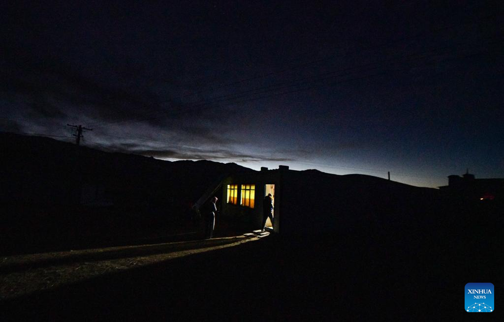 Housing project improves grassland life at winter pastures in Xizang