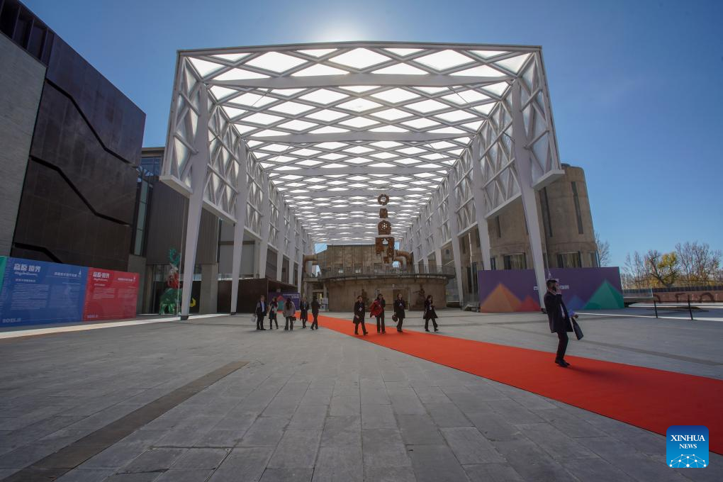 New art museum opens in China's Xizang