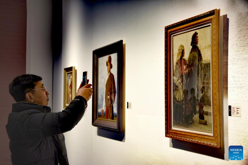 New art museum opens in China's Xizang