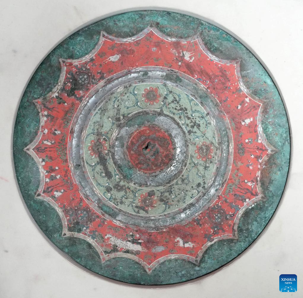 Bronze mirror reveals great skills and high artistic value at Xi'an Museum