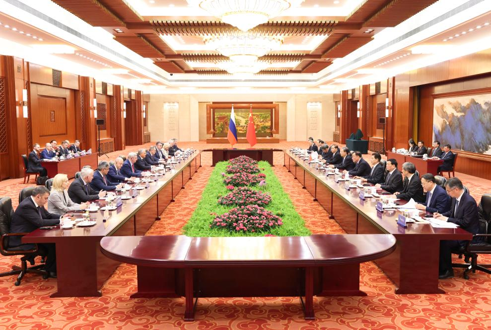 China's top legislator holds talks with chairman of Russian State Duma