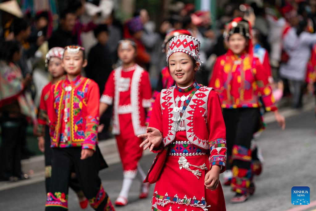 Long street banquet held during cultural tourism festival in China's Yunnan