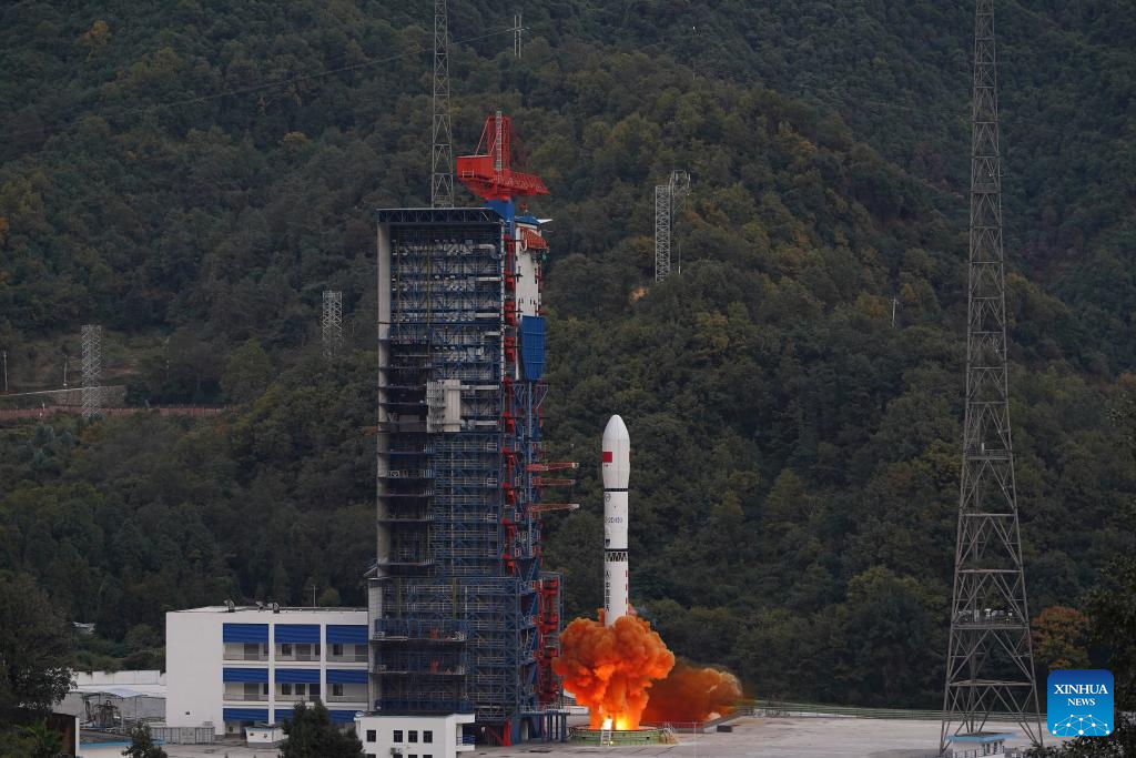 China launches tech-experiment satellite