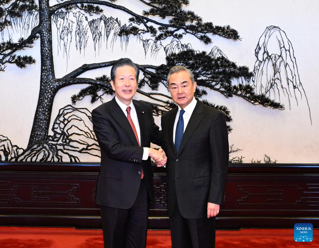 Top Chinese diplomat meets Japanese guests in Beijing