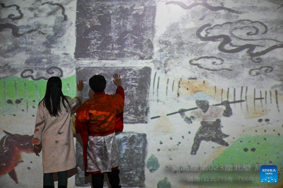 Dunhuang culture exhibition held in N China
