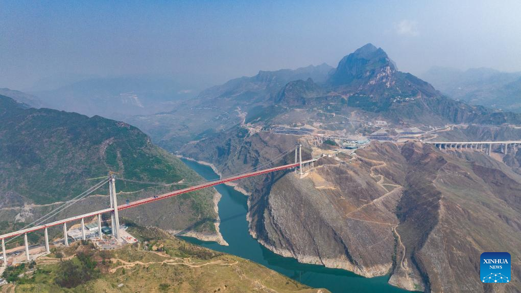 Zangke River bridge completes closure in Guizhou, SW China