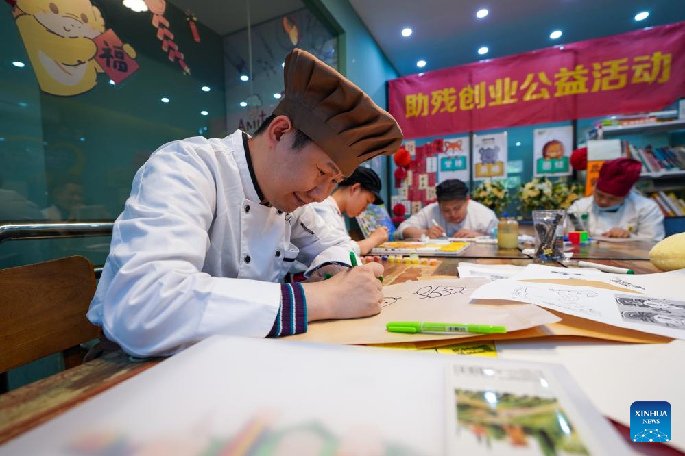 Mentally disabled people get training, job opportunities at Bakery in Nanjing