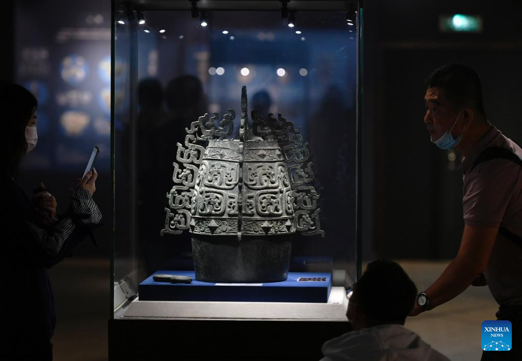 In pics: Qin Gong Bo at Baoji Bronze Ware Museum, NW China