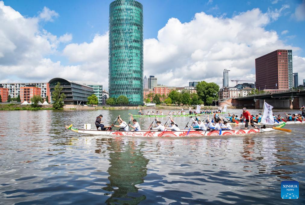 Feature: Dragon boats in Frankfurt open a window on Chinese culture