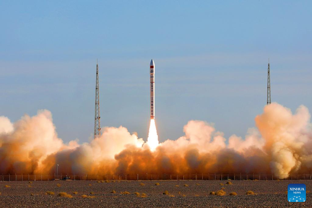 Chinese rocket launches 5 satellites into space