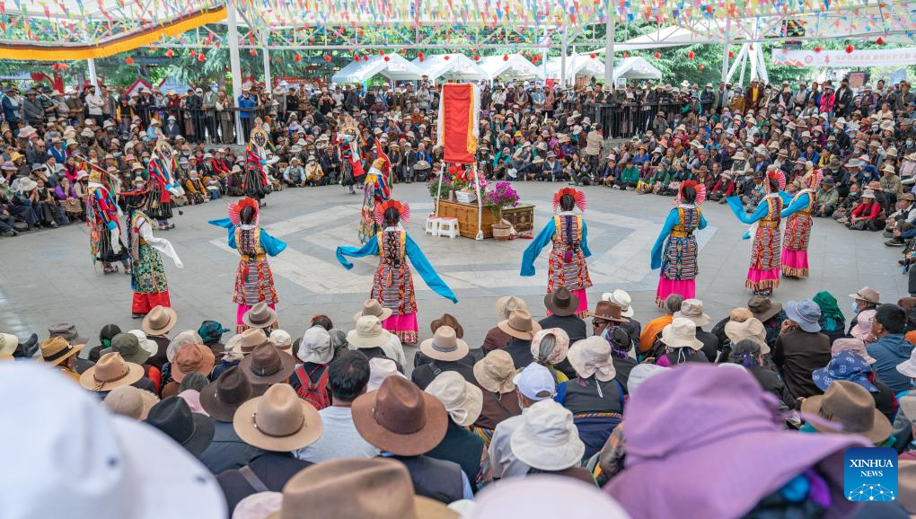 Folk artists stage Tibetan opera performance in Lhasa, SW China's Xizang