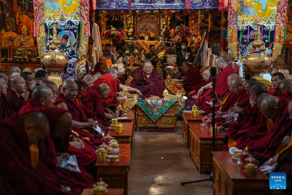 Preliminary exam for highest Tibetan Buddhism degree held in Xizang