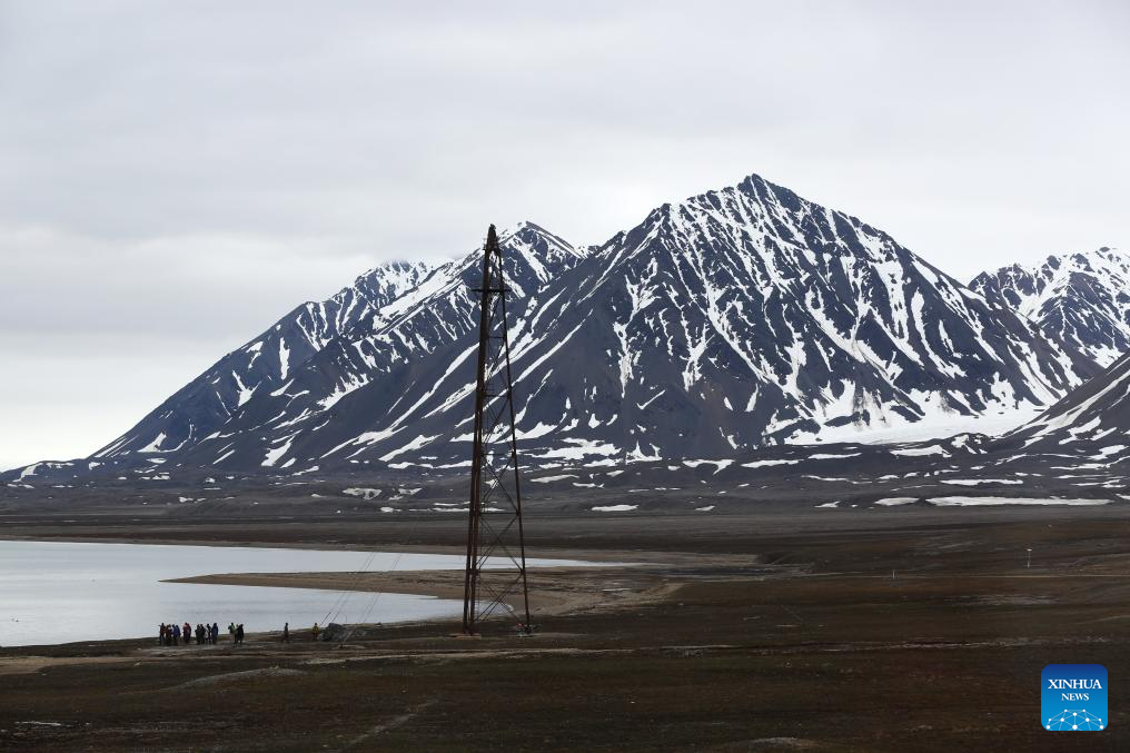 Feature: Chinese scientists brave Arctic depths, discover bonds beyond borders