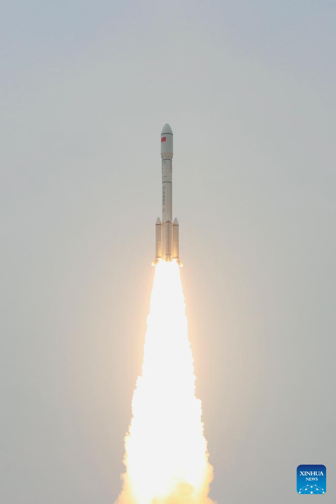 China successfully launches new satellite group