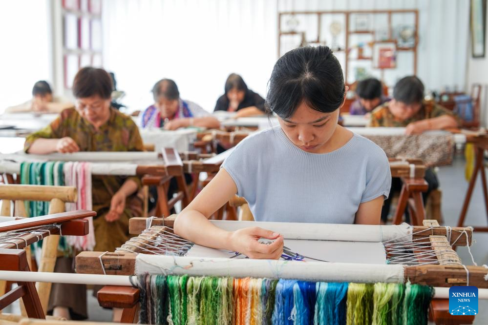 A glimpse of Suzhou embroidery industrial base in Suzhou